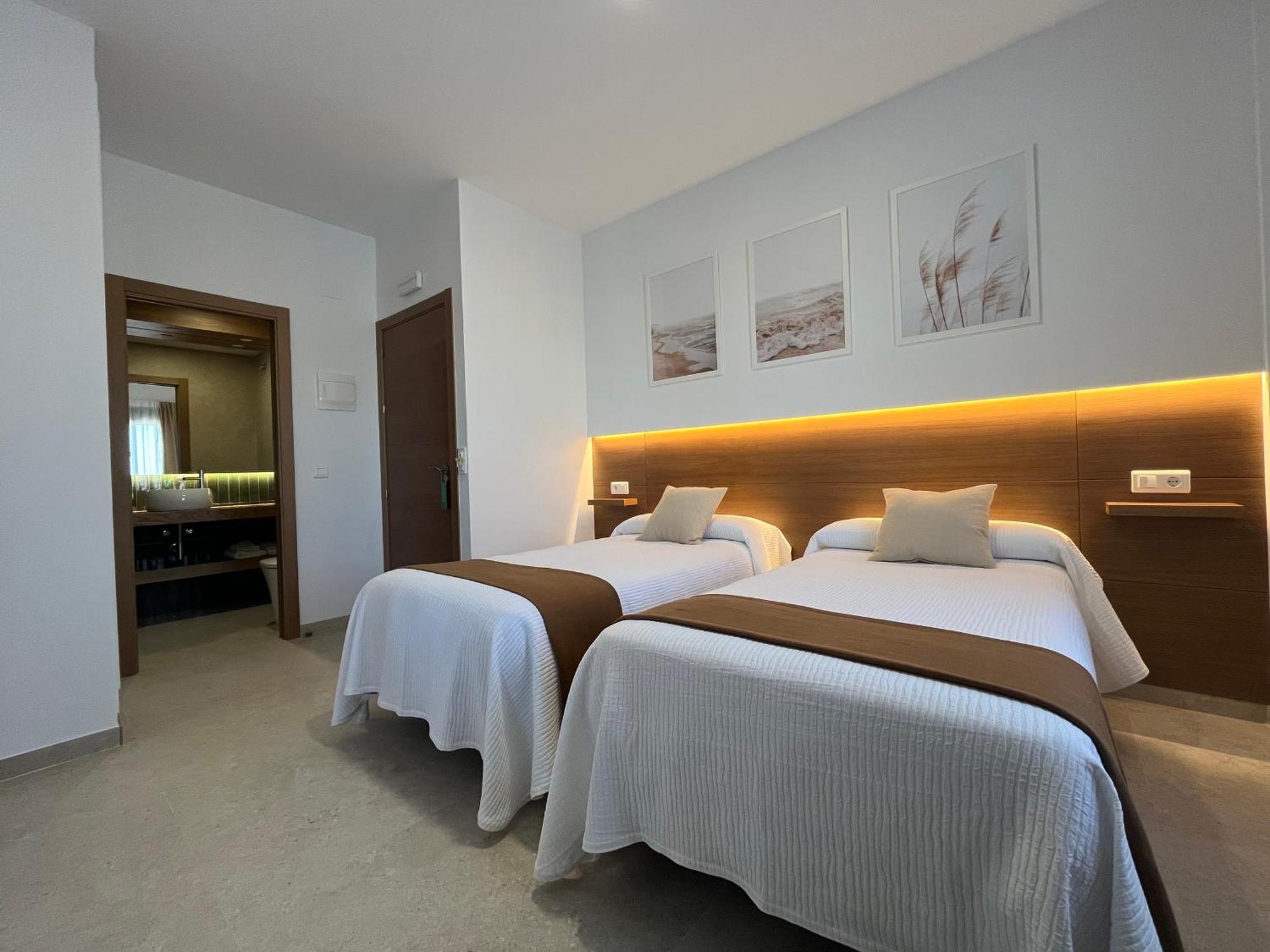 Torreorgaz Hostal Parador De Los Llanos מראה חיצוני תמונה